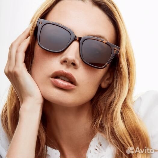 Очки солнцезащитные в футляре новые