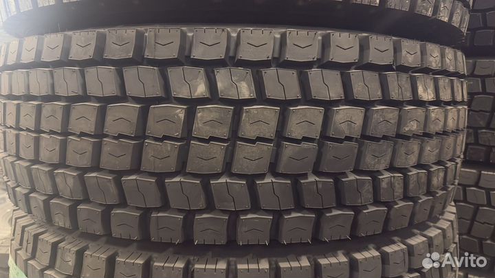 Грузовая шина 295 60 R22.5 long march 329