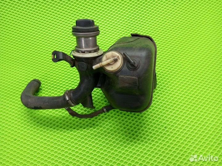 Заливная горловина бензобака Mercedes-Benz w 208