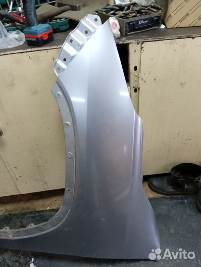 Крыло левое