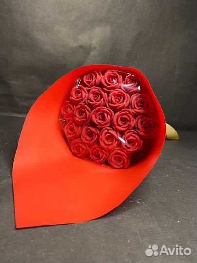 Красные Розы из Белого Шоколада - 19 шт в Букете