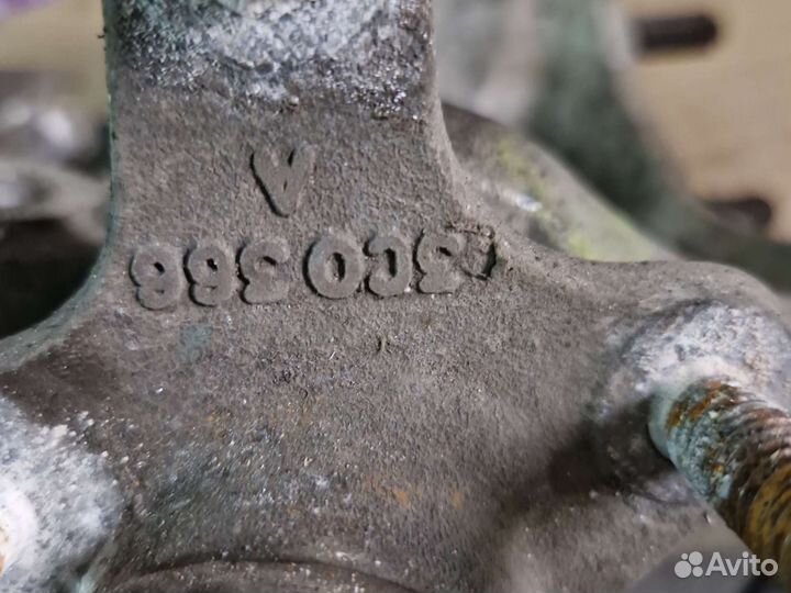 Кулак Поворотный передний Passat B6