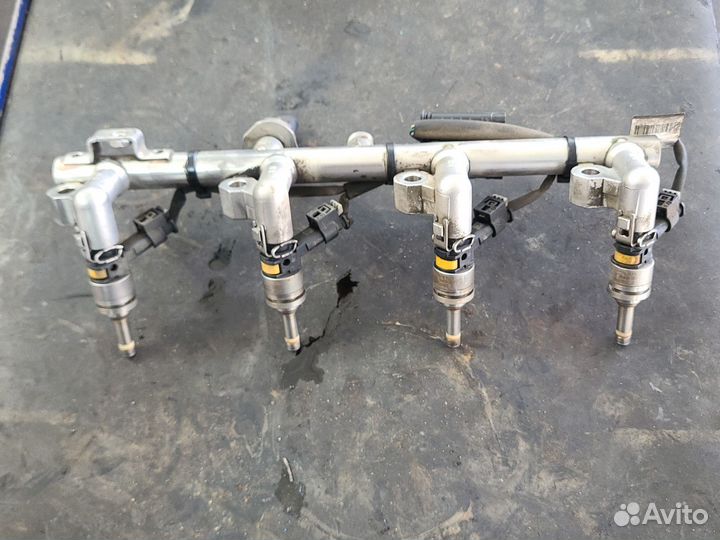 Форсунки топливные Mercedes Benz C180 turbo