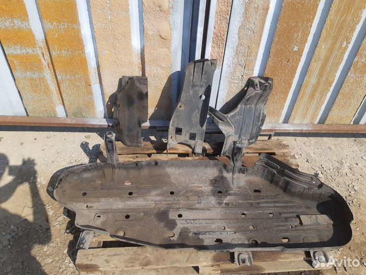 Защита днища Toyota Land Cruiser 200 4.5л 1VD-FTV