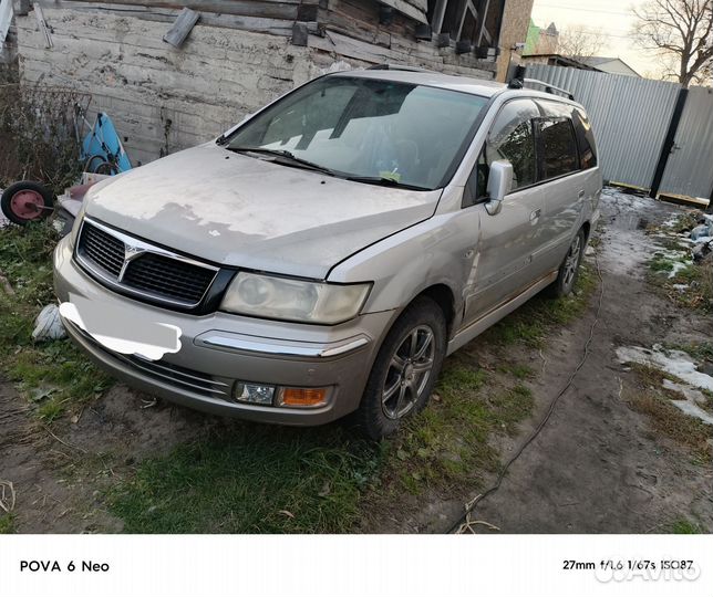 Mitsubishi Chariot 2.4 AT, 2001, битый, 350 000 км