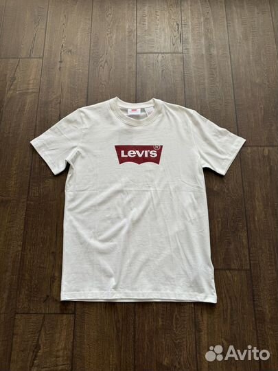 Футболка levis