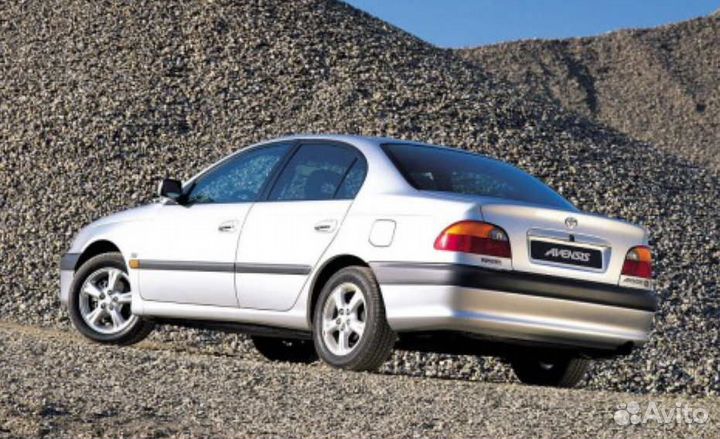 Арка правая Toyota Avensis T22 1997-2002 hb/sedan