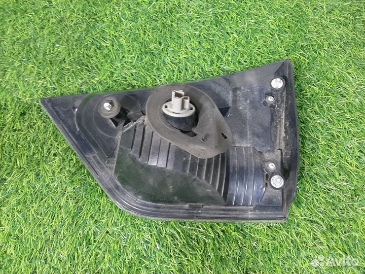 Фонарь левый Mitsubishi Outlander XL