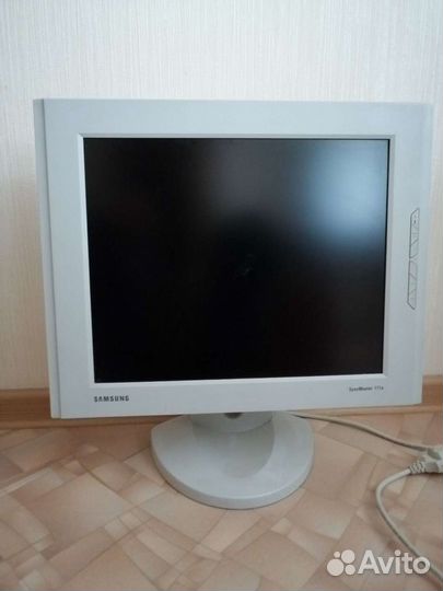 Монитор Samsung