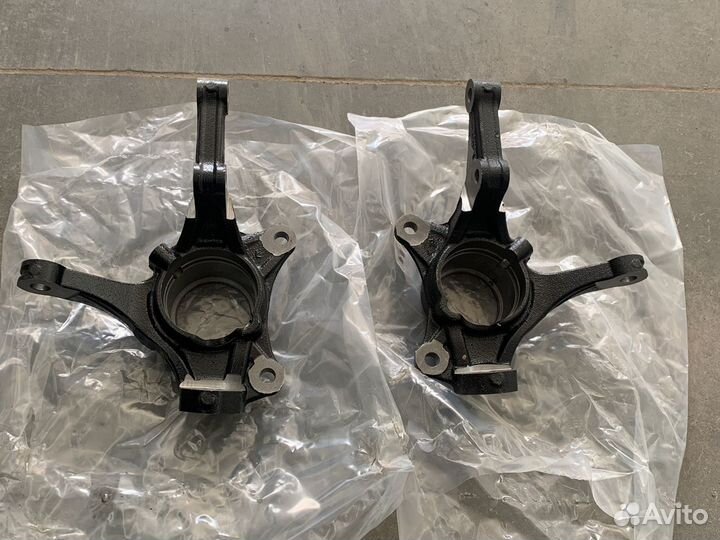 Поворотный кулак Солярис 2 Рио 4 новый