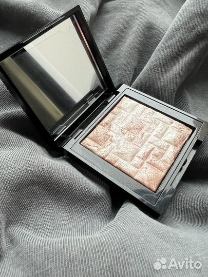 Bobbi brown хайлайтер