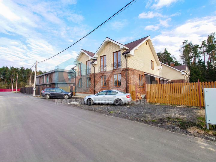 Таунхаус 100 м² на участке 3,2 сот.