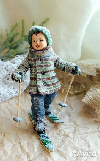 Ватная ёлочная игрушка Мальчик на лыжах