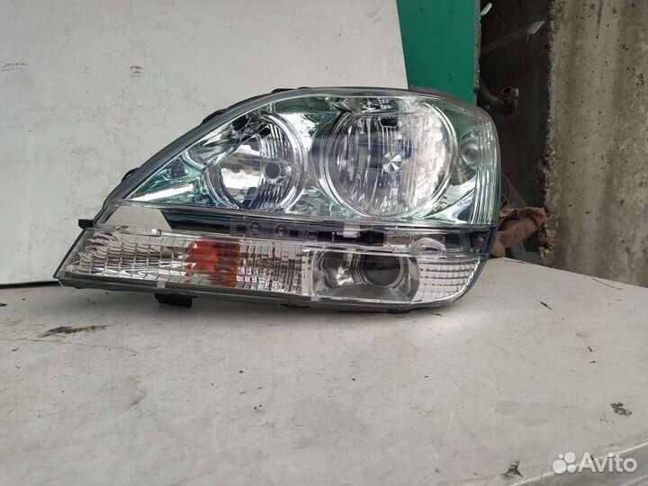 Фара левая Toyota Harrier Лексус рх 300 97-03