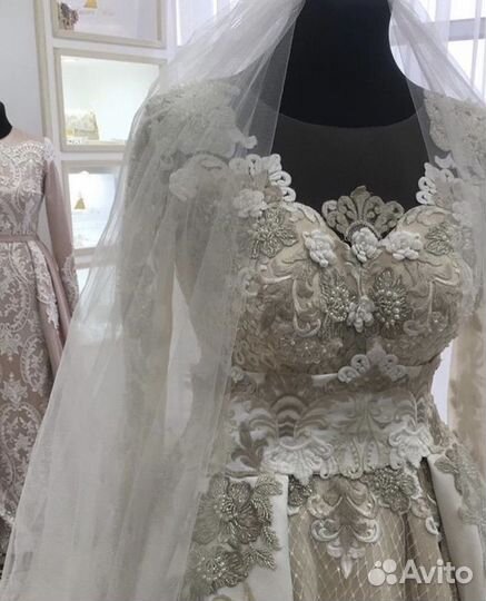 Свадебное платье