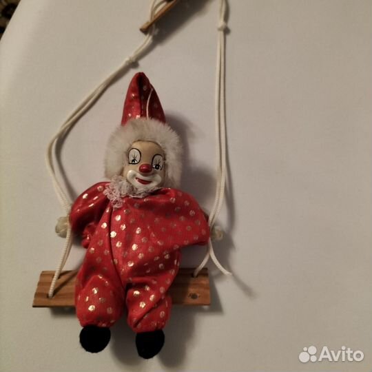 Клоун на качелях кукла