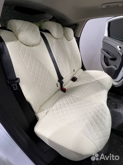 Чехлы из алькантары на Toyota Rav4 от Автопилот