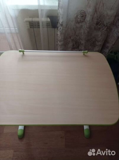 Стол письменный для школьника б/у с ящиком