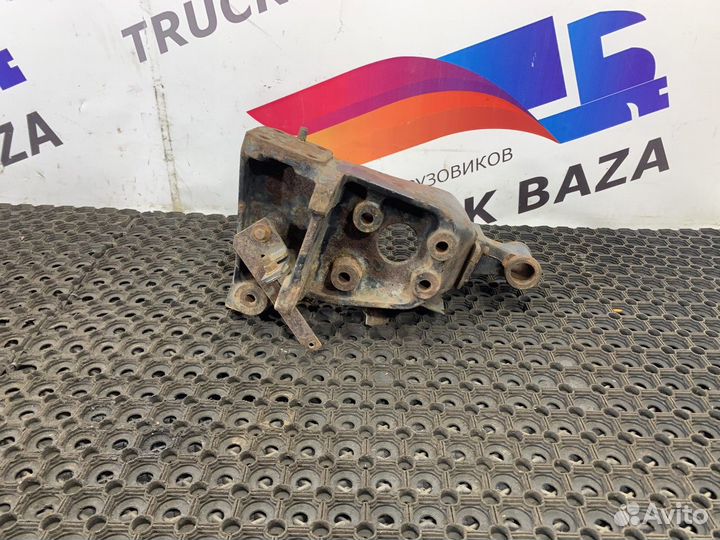 5600201639 Кронштейн торсиона кабины правый