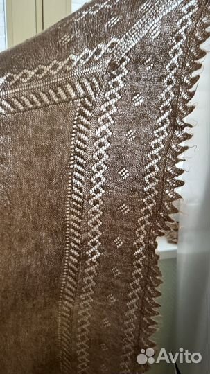 Пуховый платок светлокоричневый 150*120 новый