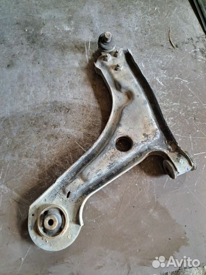 Рычаг передний Chevrolet Lacetti