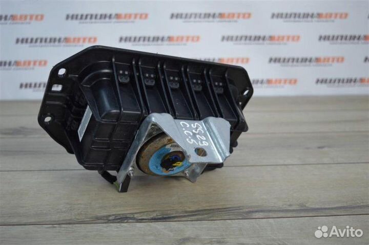 Подушка безопасности в торпедо Citroen C5 X7 седан