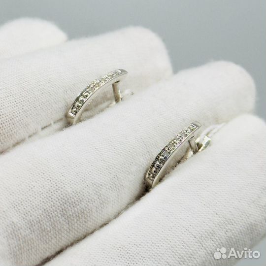 Золотые серьги с камнем