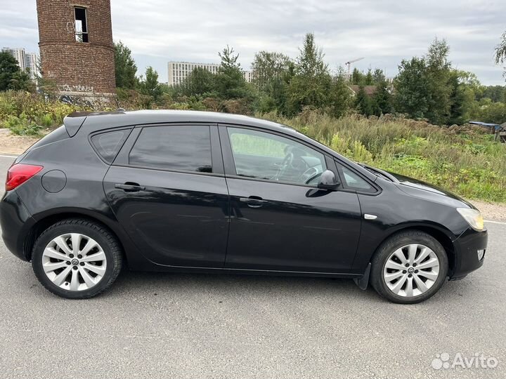 Opel Astra 1.6 AT, 2011, 110 000 км