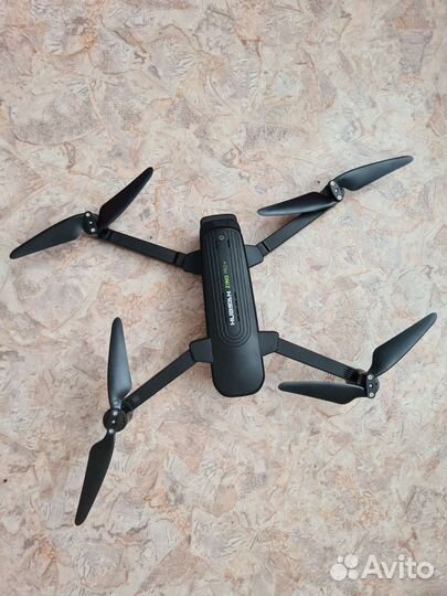 Квадрокоптер hubsan zino plus