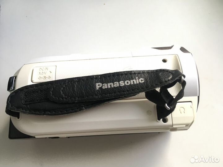 Продается камера Panasonic V760 (белого цвета)