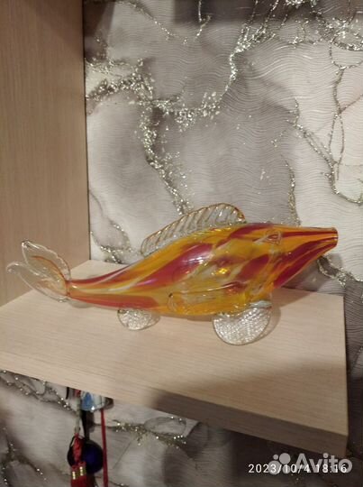 Рыбка из цветного стекла