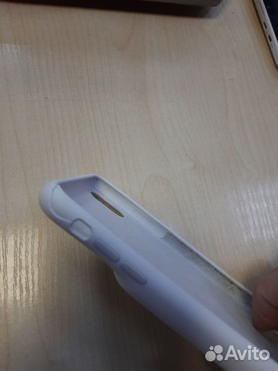 Оригинальный чехол-аккумулятор для iPhone XR белый