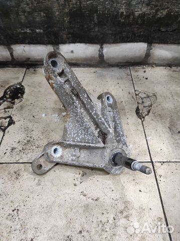 Кронштейн МКПП Renault Sandero 1