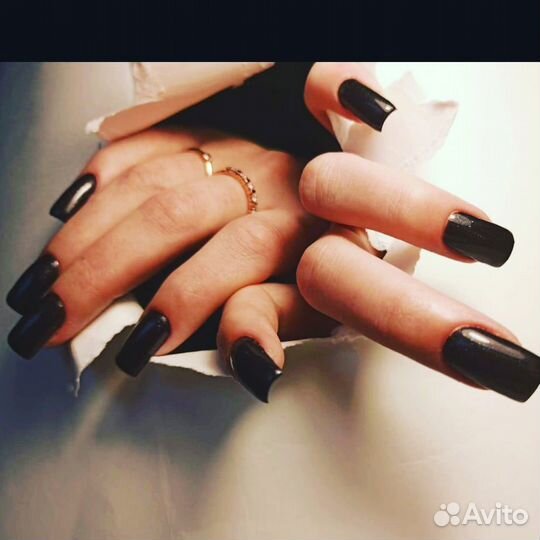 Маникюр в салоне