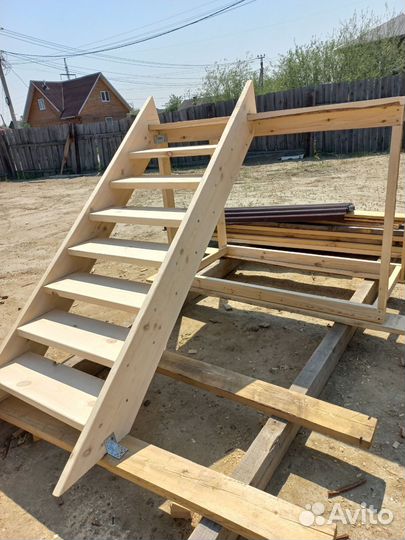 Изготавливаем лестницы