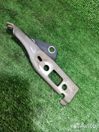 Петля капота левая Ford Fusion