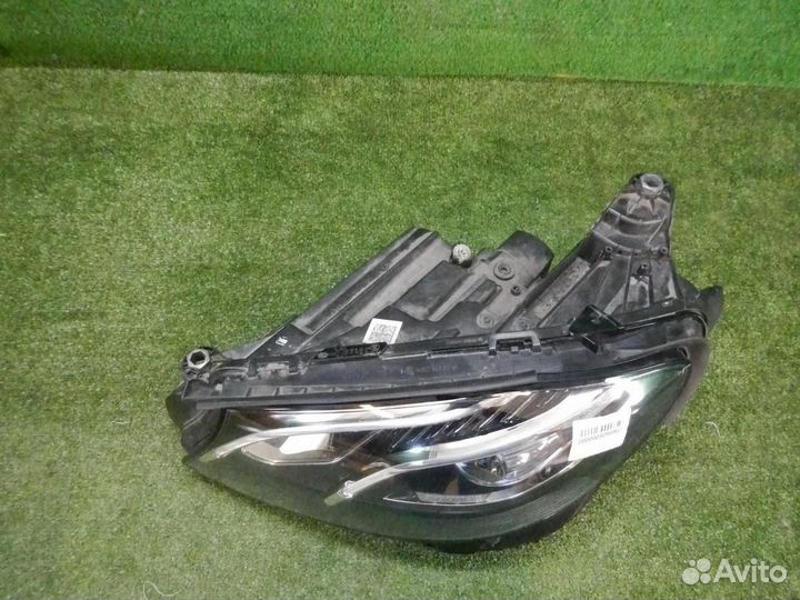 Фара левая Mercedes-Benz E-Class