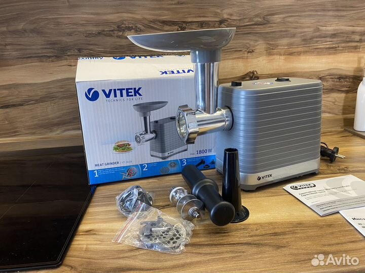 Мясорубка электрическая новая Vitek VT-3618