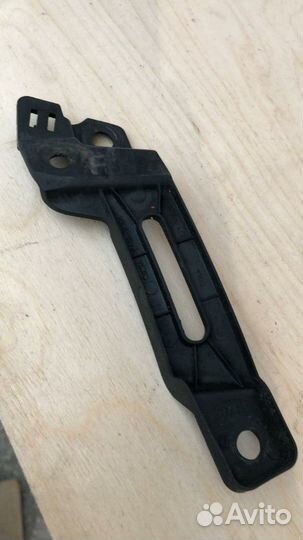 Крепление крыла Range Rover lV Разборка ранджровер