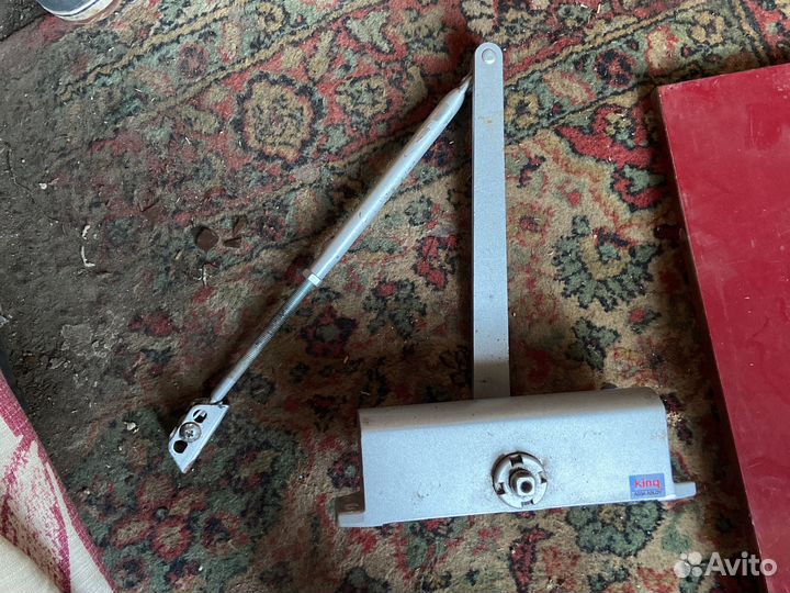 Доводчики дверей