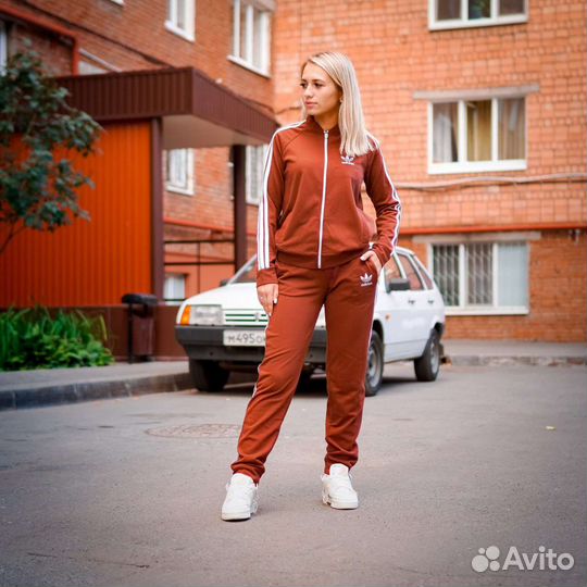 Спортивный костюм adidas