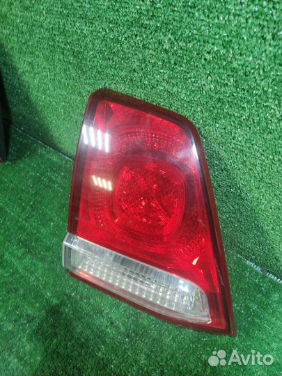 Фонарь внутренний задний левый Toyota Land Cruiser
