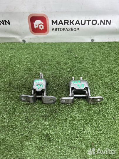 Петли двери задние правые Suzuki Sx4 1 1.6 M16A