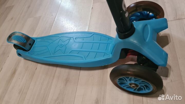 Самокат детский со светящимися колесами