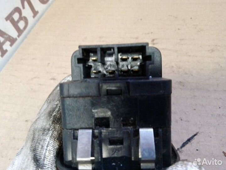 Блок управления стеклоподъемниками передний левый