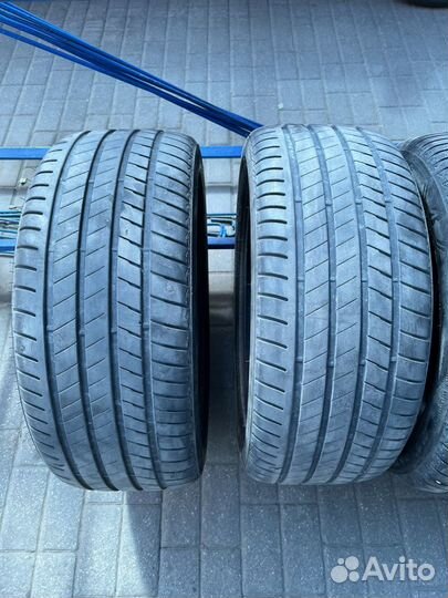 Bridgestone Alenza 001 275/45 R20 и 305/40 R20