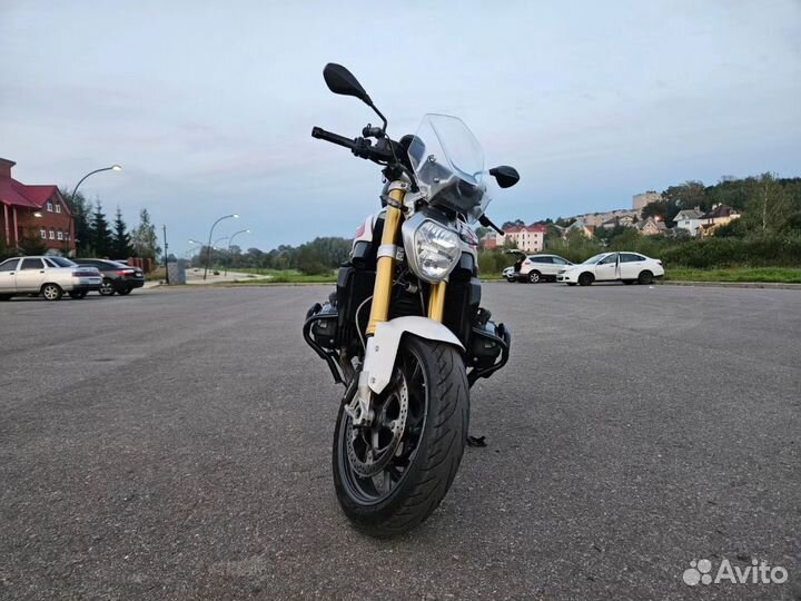 BMW R1200R
