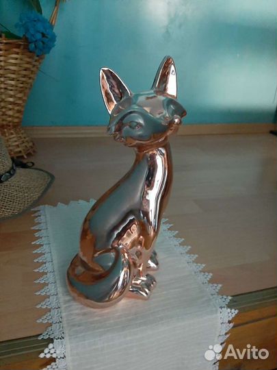 Лиса фарфор -интерерная