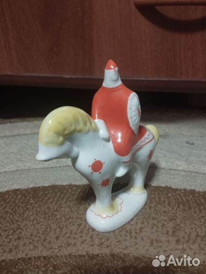 Фарфоровая статуэтка богатырь на коне СССР