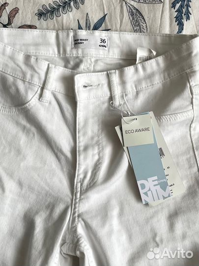 Белые джинсы женские